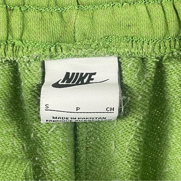 Nike Kids Small Elastic Waistband Sweatshorts Workout Gym Casual Retro Ball - Picture 8 of 10